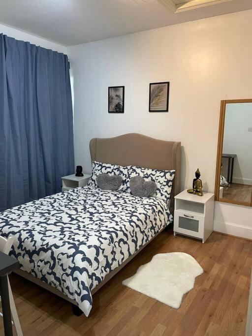 3 Bed Flat With Balcony Central Лондон Екстериор снимка