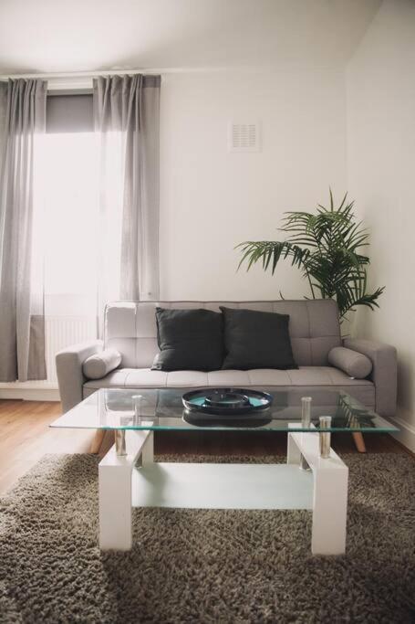 3 Bed Flat With Balcony Central Лондон Екстериор снимка