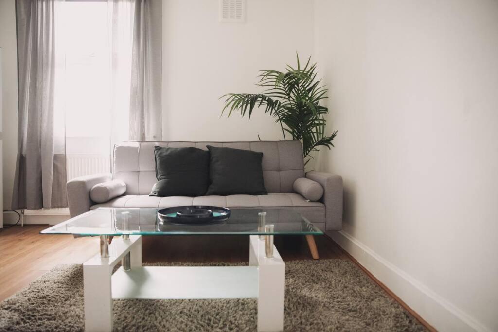 3 Bed Flat With Balcony Central Лондон Екстериор снимка